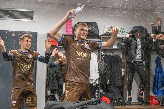 還暗示了西 還暗示了西